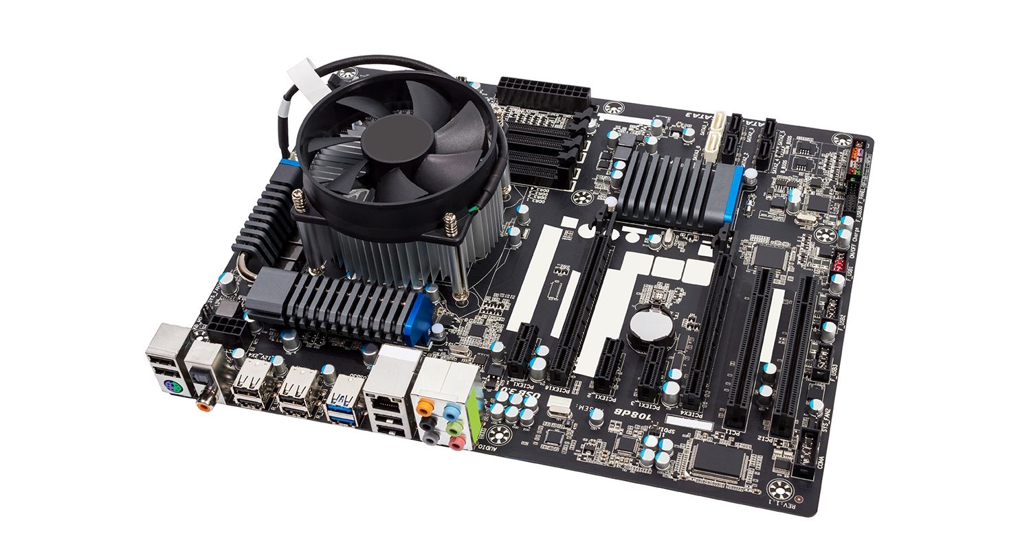 Placa-mãe do computador em plano de fundo branco